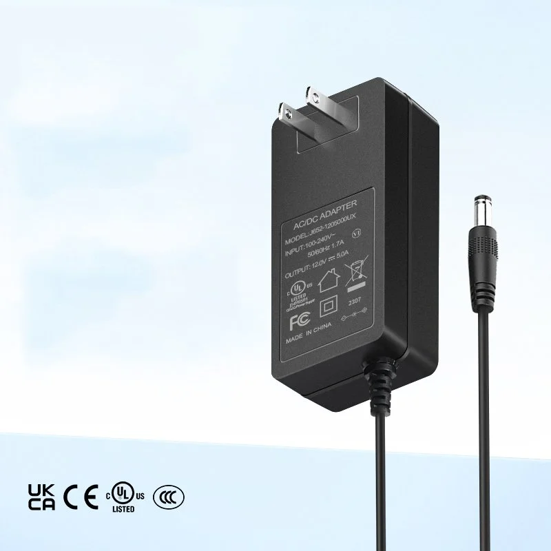 12V 5A veggmontert strømadapter